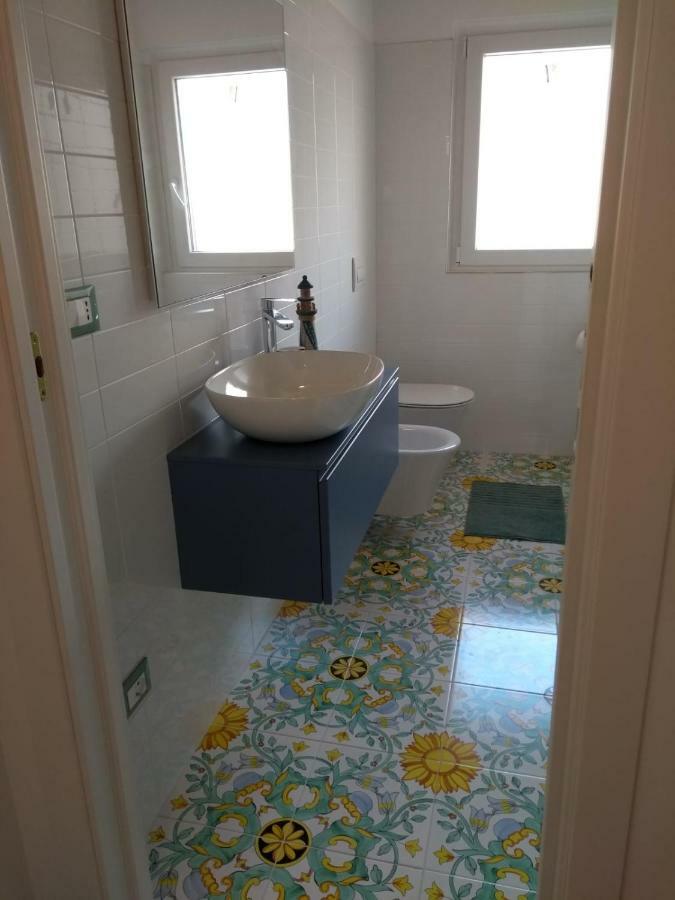 Casa Vacanze “Sale Di Mare” เปสการา ภายนอก รูปภาพ